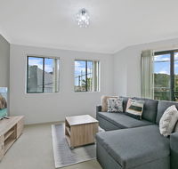 REDFERN 3 BEDROOM APARTMENT FREE PARKING WALK TO CENTRAL STATION NRE187 - Dalby Accommodation