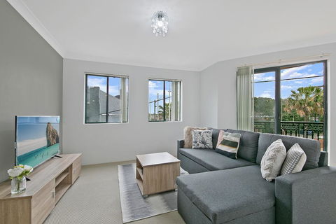 REDFERN 3 BEDROOM APARTMENT FREE PARKING WALK TO CENTRAL STATION NRE187 - Dalby Accommodation 0