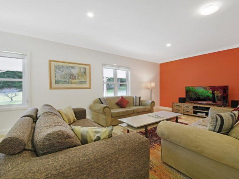 Redhaven House - Spacious, Quiet And Private - Dalby Accommodation 2