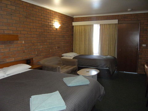 Regency Court Motel - Dalby Accommodation 3