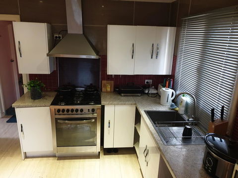 Retro Style Home Stay - Dalby Accommodation 2