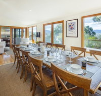Rimrock - Superior waterfront home - Dalby Accommodation