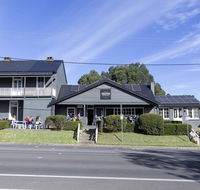 Robertson Public House and Kitchen - Dalby Accommodation
