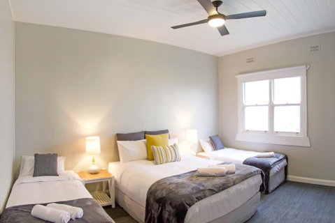 Robertson Public House And Kitchen - Dalby Accommodation 2