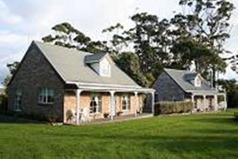 Rosebank Cottage Collection - Dalby Accommodation 3