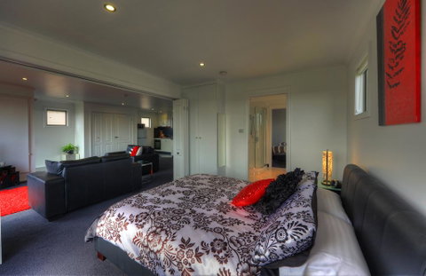 Rosebank Cottage Collection - Dalby Accommodation 1