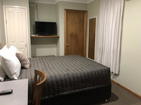 Roydons Motor Inn - Dalby Accommodation 3