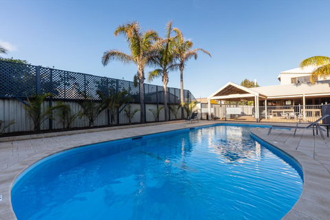 Sails Geraldton Accommodation - Dalby Accommodation 0