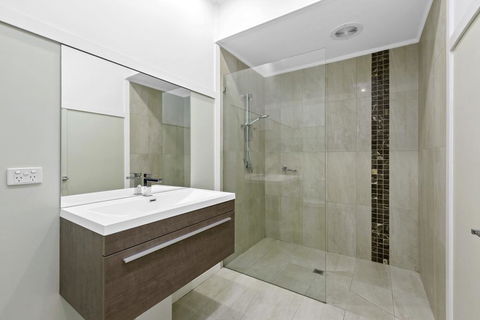 SALTAIR - MOUNT MARTHA - Dalby Accommodation 0