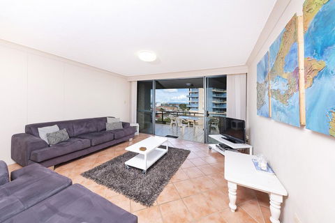 Sandbar, Unit 402, 1-3 Head Street - Dalby Accommodation 1