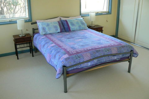 Sandy Point Beach Escape 1 Bedroom Apartment - Dalby Accommodation 2