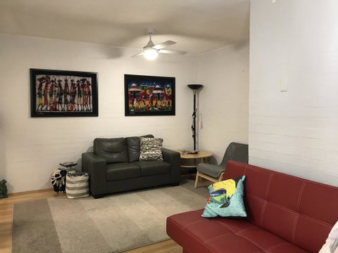 Santa Monica Apartment - Dalby Accommodation 0