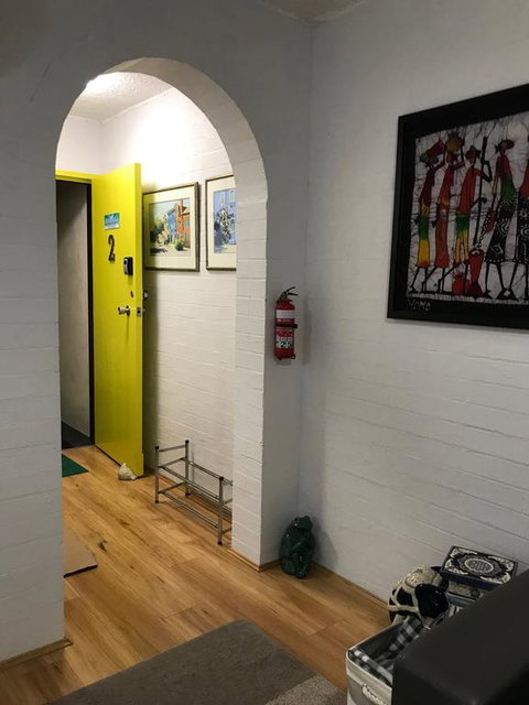 Santa Monica Apartment - Dalby Accommodation 3