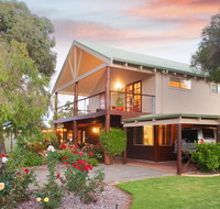 Sea Esta - town  beach on your doorstep - Dalby Accommodation