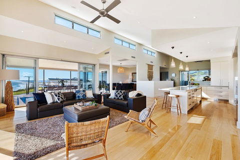 Sea La Vie - Dalby Accommodation 0