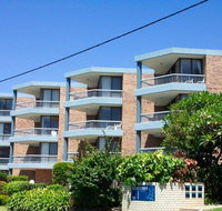 Sea Point Ocean Apartments - Dalby Accommodation