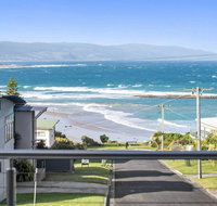 SEA SPECTACULAR - seconds from the beach - Dalby Accommodation
