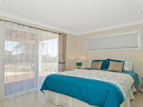 Seacluded - Plenty Of Room For Everyone - Dalby Accommodation 1