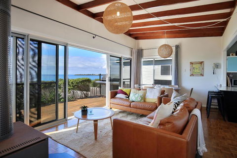 Seakissed Beach House - Dalby Accommodation 0