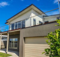 SEAL HAVEN - centrally located modern home - Dalby Accommodation