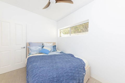Seal Rocks Beach House ....Sugarloaf - Dalby Accommodation 3
