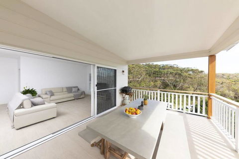 Seal Rocks Beach House ....Sugarloaf - Dalby Accommodation 0
