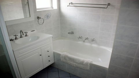 Seaspray 2 - Pebbly Beach - Dalby Accommodation 1