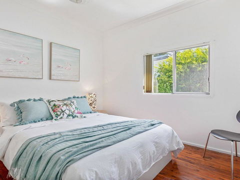 Seaspray On Culburra - Dolphin And Whale Watching - Dalby Accommodation 3