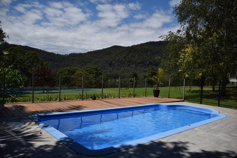 Secrets At Cedar Grove - Dalby Accommodation 2