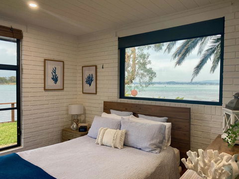 Serenity By The Lake - Dalby Accommodation 1