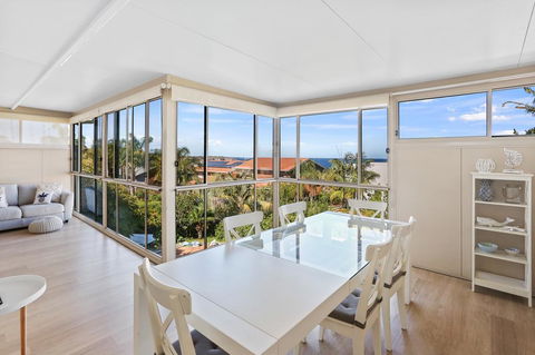 Serenity By The Sea - Dalby Accommodation 3