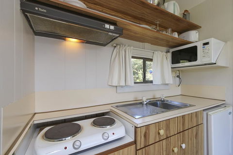 Serpentine Falls Tourist Village - Dalby Accommodation 2