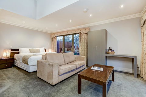 Seymours On Lydiard - Dalby Accommodation 0