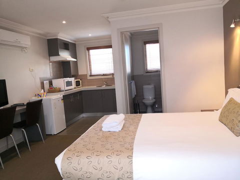 Seymours On Lydiard - Dalby Accommodation 1