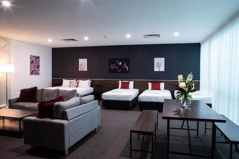Sfera's Park Suites & Convention Centre - Dalby Accommodation 2