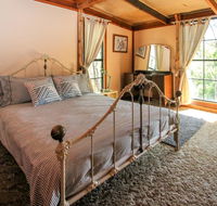 Shady Creek Eco Cabin Peaceful Country Getaway - Dalby Accommodation