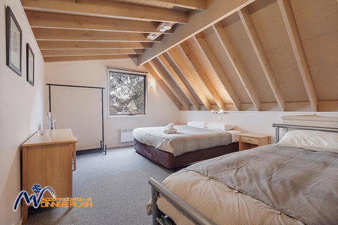 Shiraz - Dalby Accommodation 2