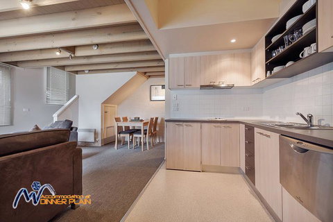 Shiraz - Dalby Accommodation 3