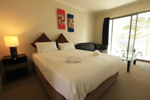 Siesta Villa - Dalby Accommodation 2