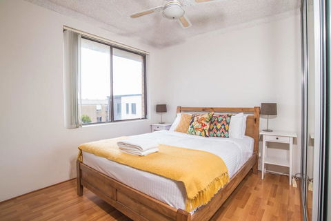 SIMPLE COMFORT! 2bed1bath Unit In Meadowbank - Dalby Accommodation 1