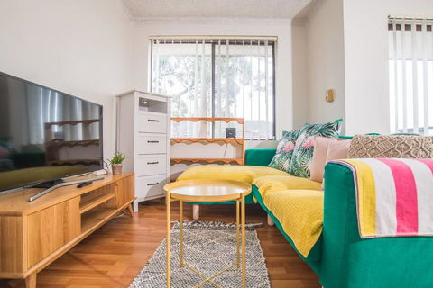 SIMPLE COMFORT! 2bed1bath Unit In Meadowbank - Dalby Accommodation 2