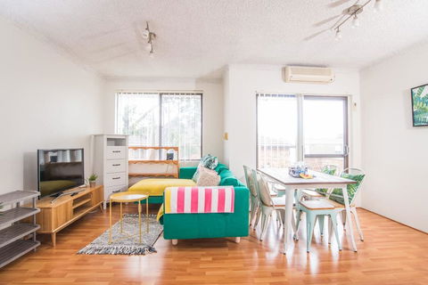 SIMPLE COMFORT! 2bed1bath Unit In Meadowbank - Dalby Accommodation 0