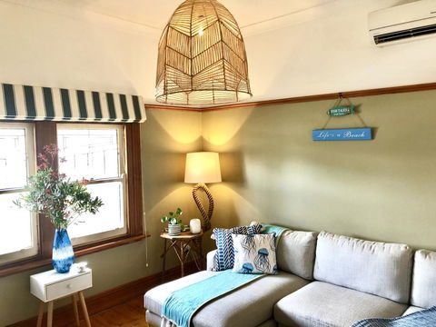 Sinnamon's By The Sea - Dalby Accommodation 1