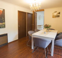 Six Seasons - Halls Gap - Dalby Accommodation