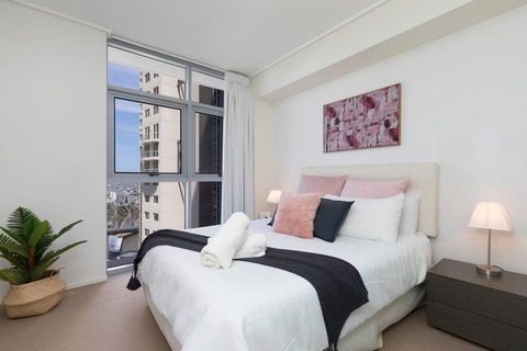 SK2 - 3BR With Pool Gym Steam Room In Story Bridge - Dalby Accommodation 0