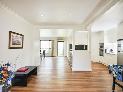 Skymirror Villa - Dalby Accommodation 0