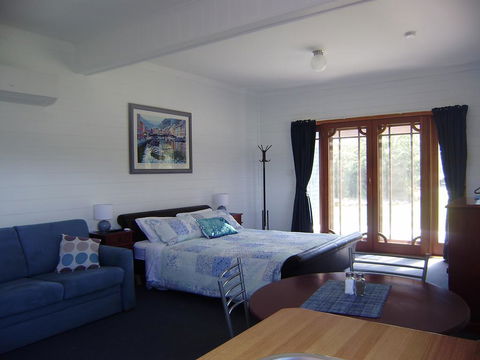 Sleepy Hollow Hideout - Hideout 1 - Dalby Accommodation 2