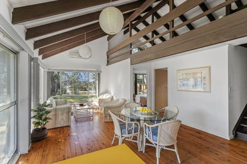 Soldier Crab Shack - 20 Macleay St - Dalby Accommodation 3