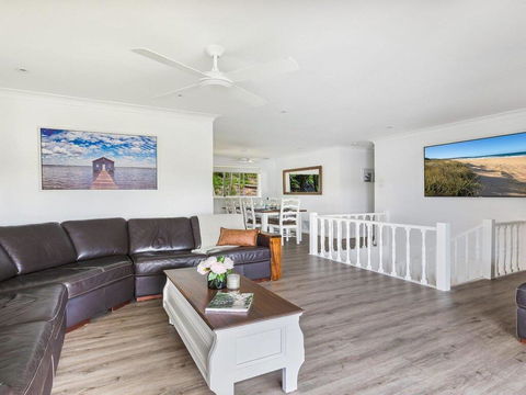 Sounds By The Sea - Open Plan Living, Metres To Beach - Dalby Accommodation 0