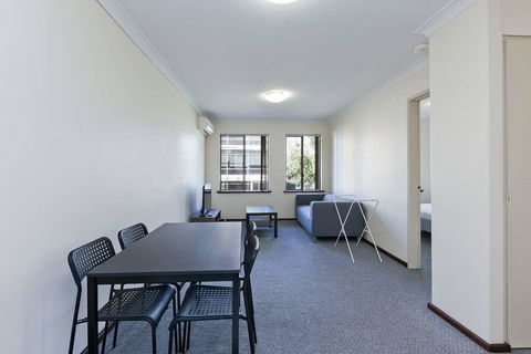 South Perth Cozy Home - Dalby Accommodation 3
